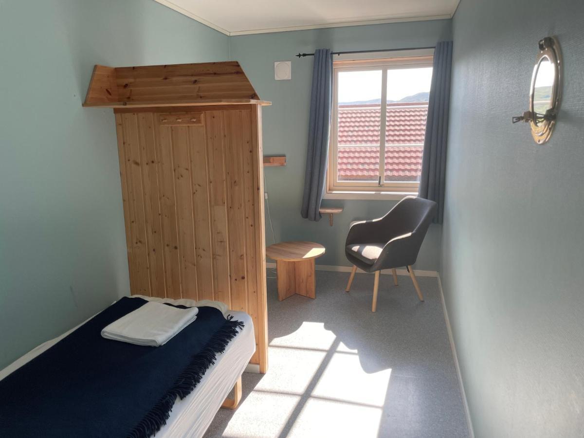 Adventure Camp Mehamn Hotel Екстериор снимка