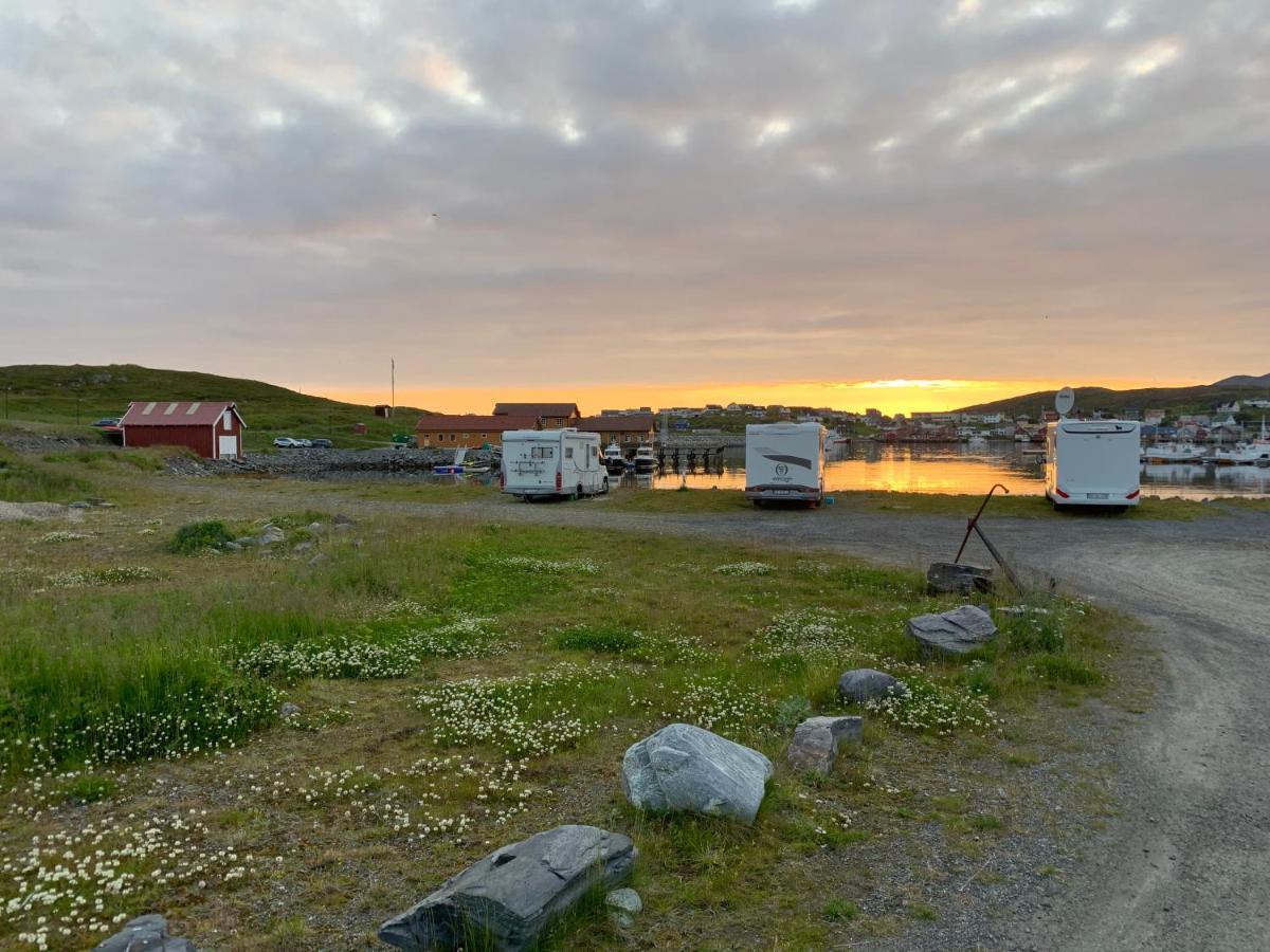 Adventure Camp Mehamn Hotel Екстериор снимка